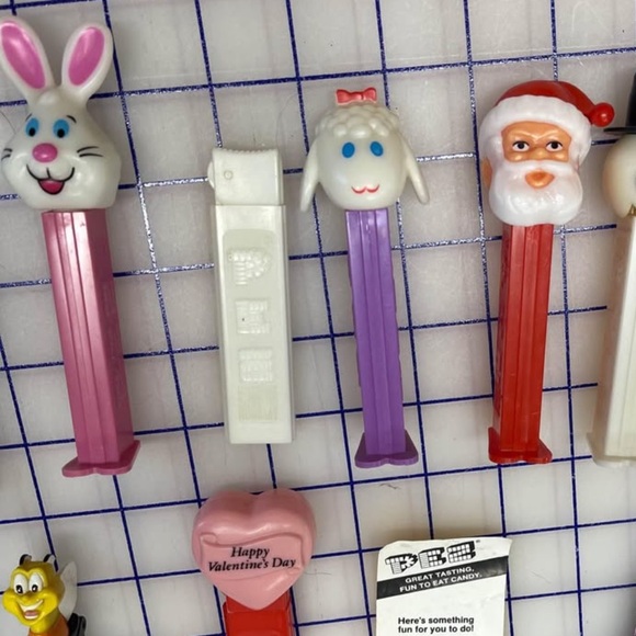 Pez bundle. dispensers hallmark book lot Easter bunny Santa honey bee snowman - Picture 7 of 8